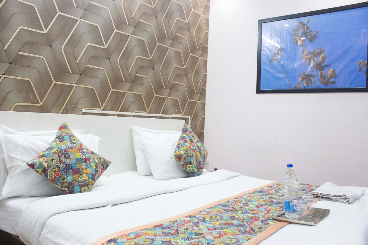 Jsb Hotel Faridabad Ngoại thất bức ảnh