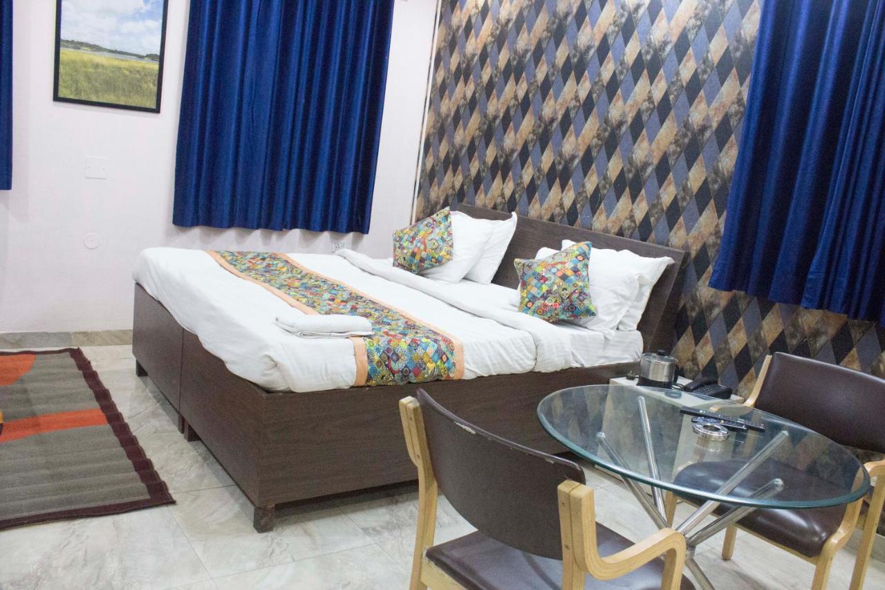 Jsb Hotel Faridabad Ngoại thất bức ảnh