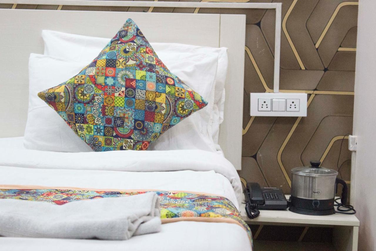 Jsb Hotel Faridabad Ngoại thất bức ảnh