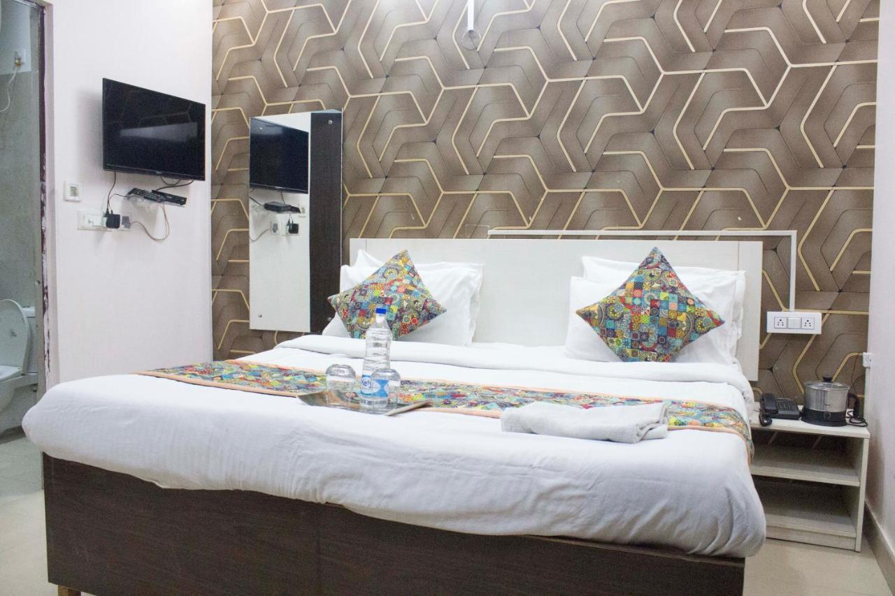 Jsb Hotel Faridabad Ngoại thất bức ảnh